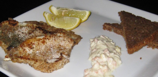 stegt rødspætte med hjemmelavet remoulade